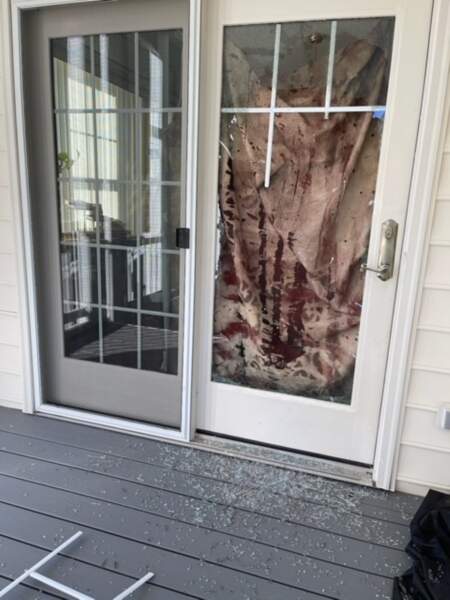 Broken Glass Sliding Door needs glass door replacement company to replace it